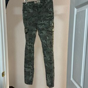 Lei camouflage jeans women’s size 3